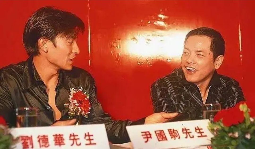 刘德华曾被崩牙驹胁迫？向华胜连夜赶来求情，赌王何鸿燊出面摆平