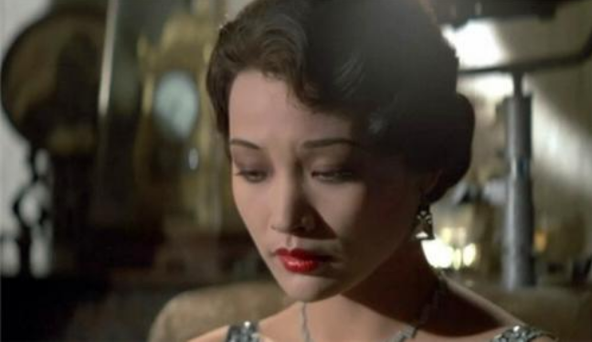 皇后婉容和侍卫生子，溥仪知道后给其400银元，