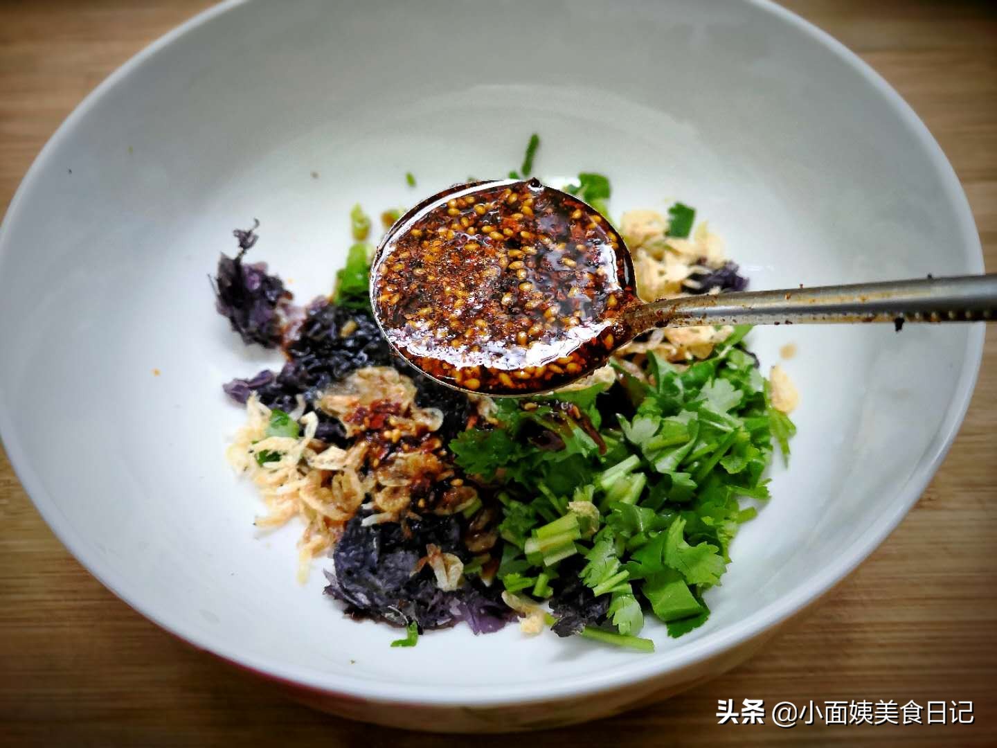 秋天早餐，吃它最省事，10分钟就上桌，酸爽开胃，天天吃不厌