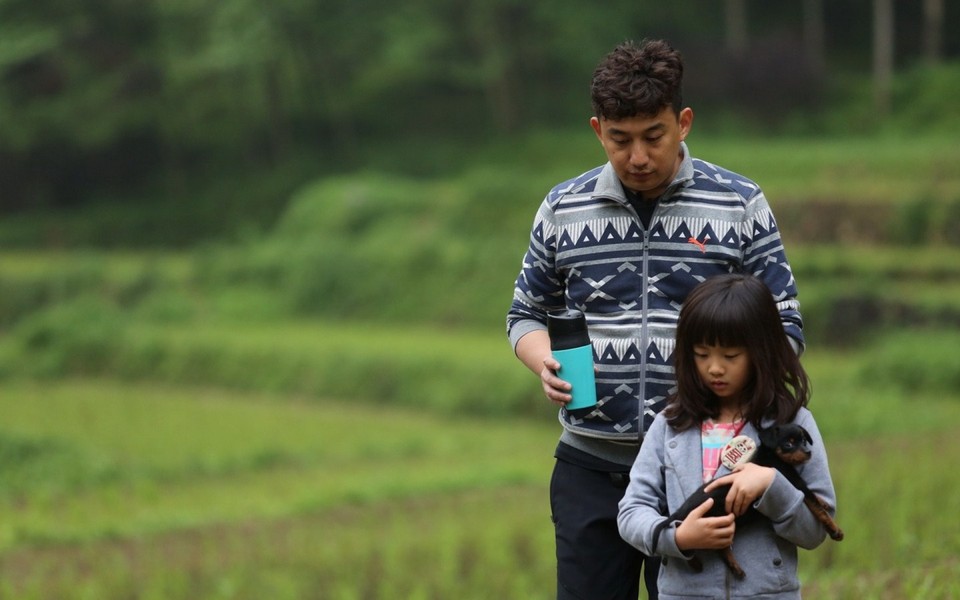 黄磊因"撕破脸"被骂上热搜：垃圾社交，理应断舍离