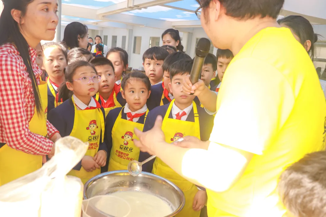 勞動初體驗，品味豆腐香，記“惠濟區實驗小學”相約“豆狀元”