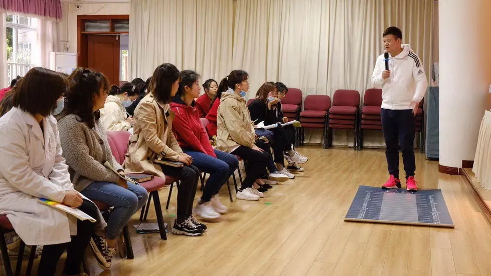 体质测评为点 优化园所运动课程丨天府新区华阳幼儿园开展主题培训