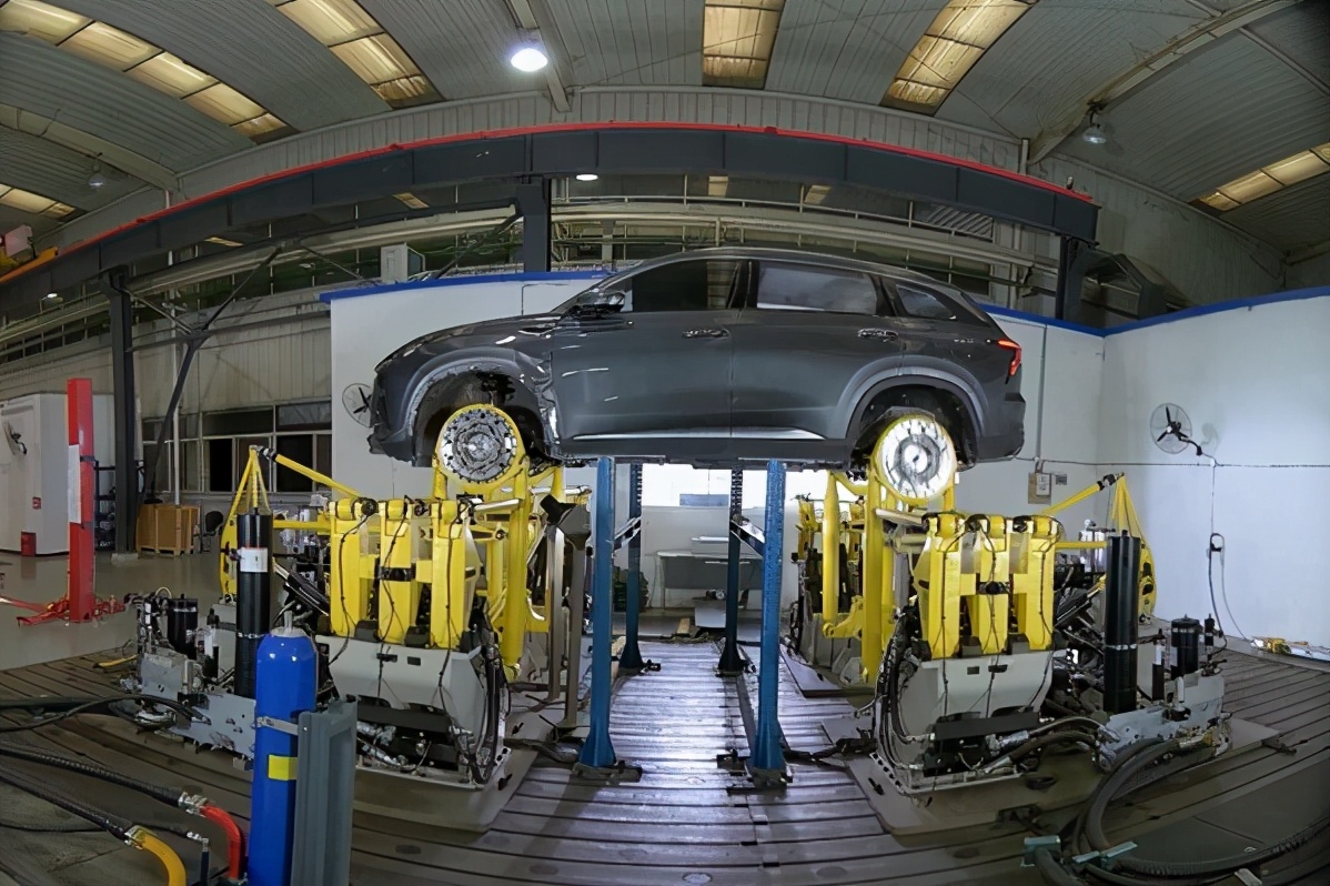 在3D VR视角下，“揭秘”CS75PLUS的“铜皮铁骨”