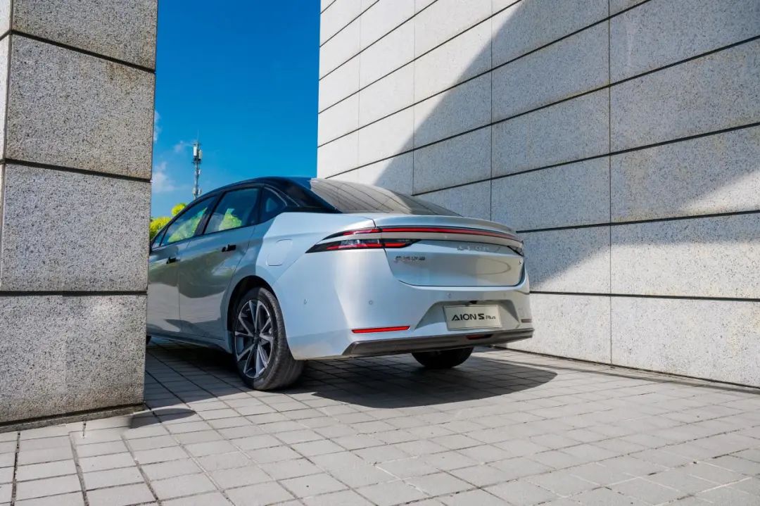 变化巨大，开着AION S Plus不会再被当网约车司机