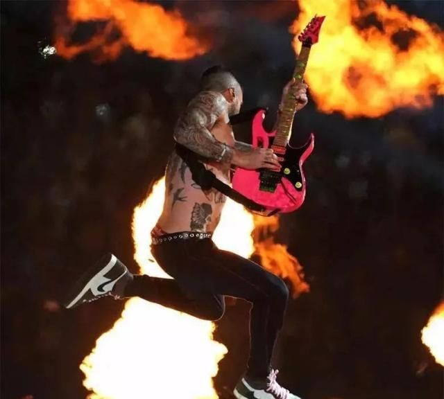 球星、明星“Nike倒钩”上脚图，这次你是天选之子还是陪跑成员？