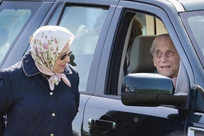 菲利普一生情妇无数，女王母亲妹妹去世，仍跟