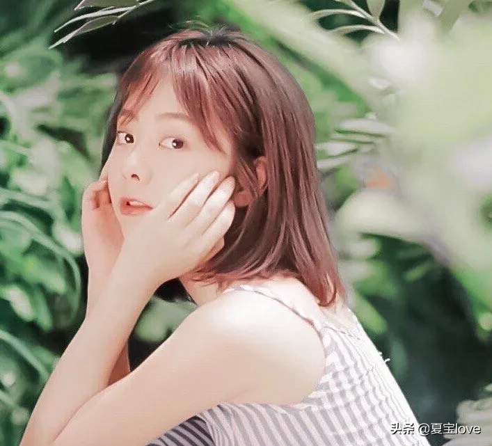 谭松韵的金莲脚火了，她脱下鞋子后，网友：这