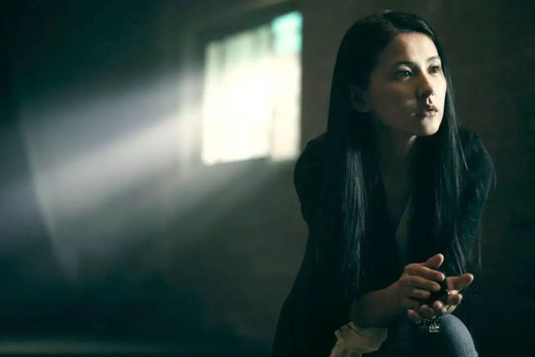 热依扎“硬刚”网络暴力，转发240条恶评向辱骂者宣战