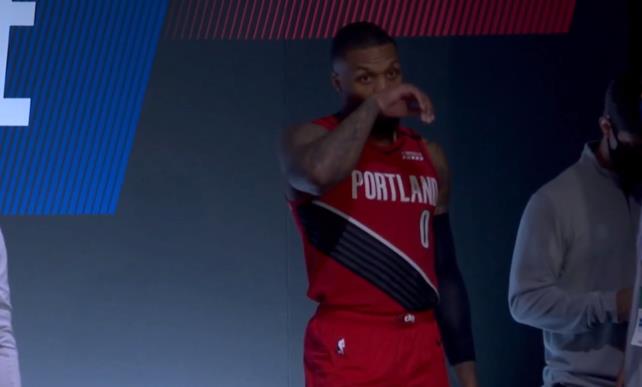 【影片】真硬漢！湖拓大戰G2賽後，Lillard立馬官宣一消息：我會打第3戰！-黑特籃球-NBA新聞影音圖片分享社區