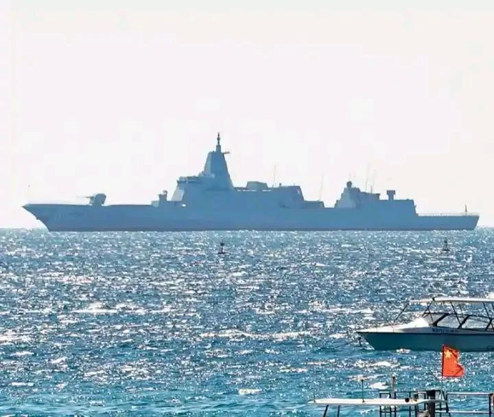 面对美日赤裸裸的挑衅，055首舰“南昌”号亮剑日本海