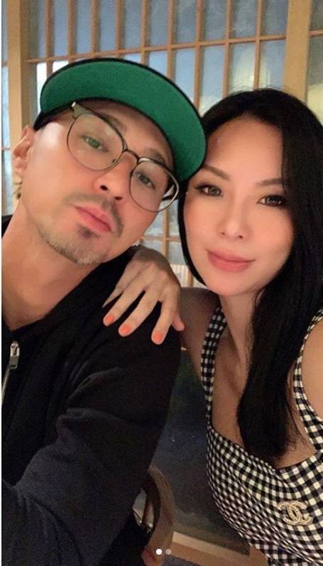 杨丞琳带领“华冈五人帮”陪黄鸿升父亲庆中秋，又哭又笑彼此安慰