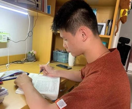 教育路上，家长最不该偷懒，孩子最不该放养