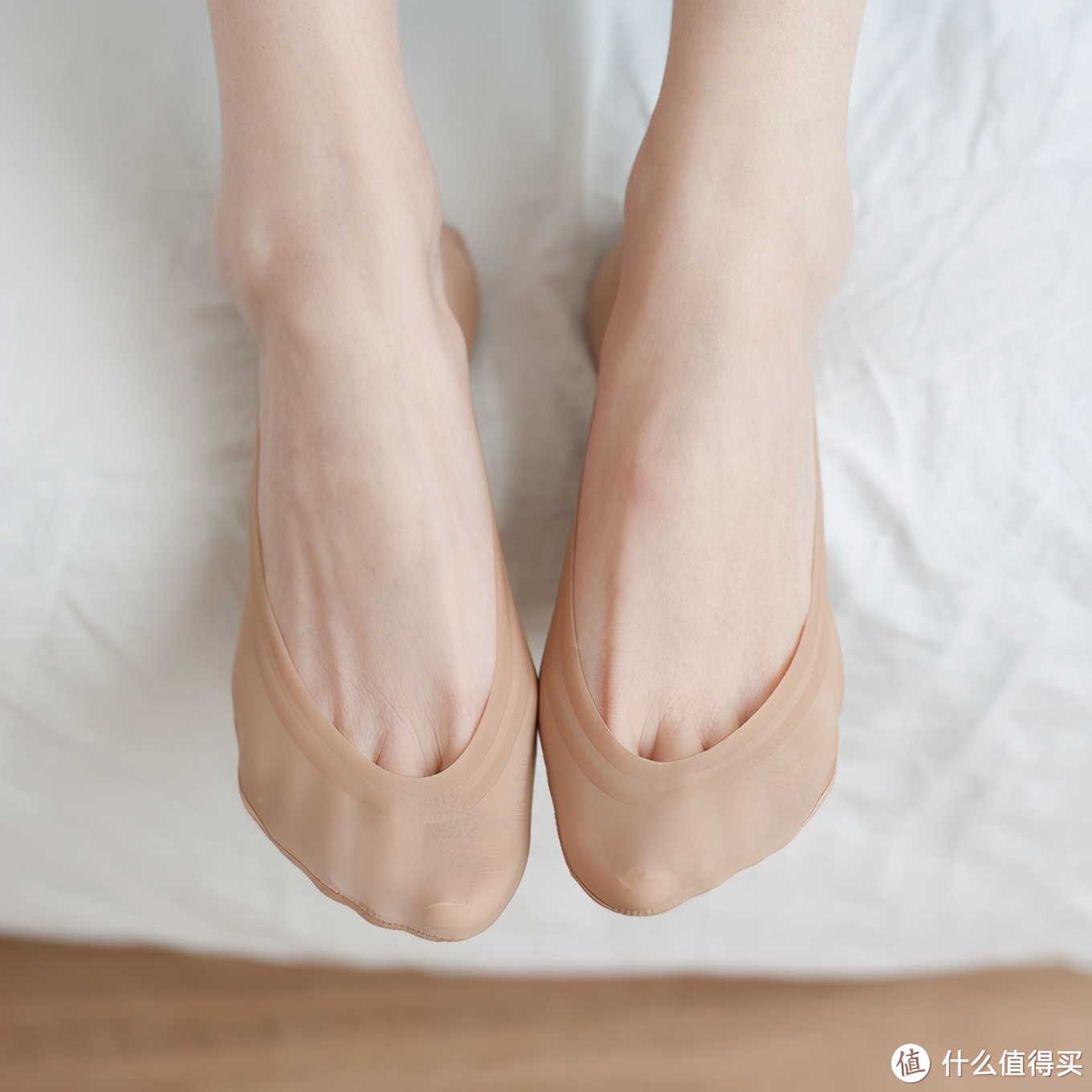 女生喜欢穿肉色丝袜还是黑丝袜？