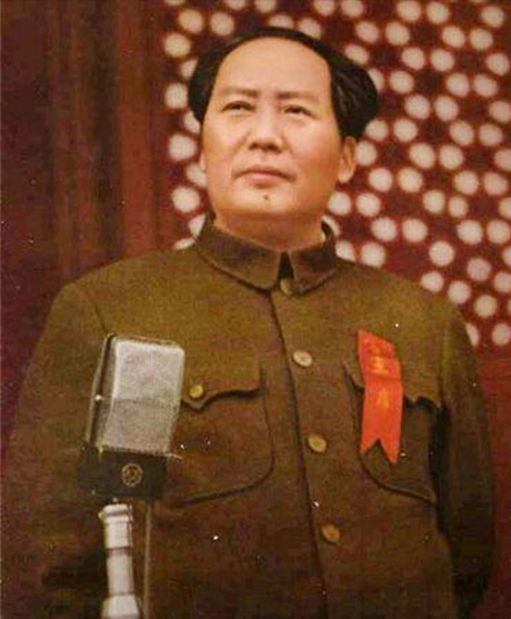 1950年，一老汉将儿子坟墓里的书籍上交，党组织：国家一级文物