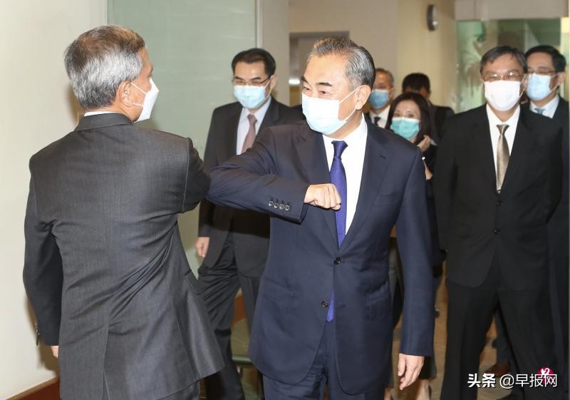 王毅过境访新会见新加坡外长，双方谈了什么？