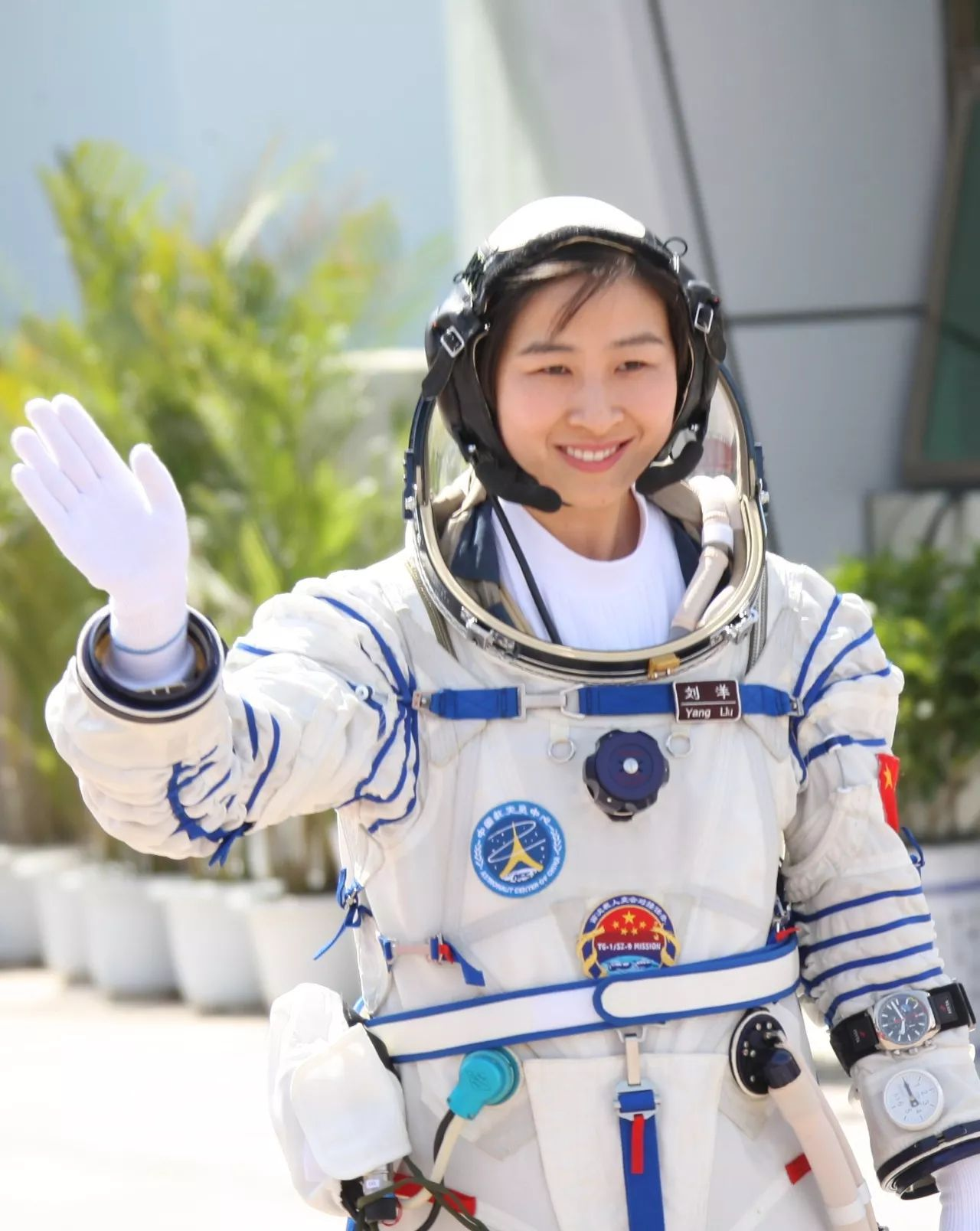 定了！神舟十三号10月3日发射，航天员13选3，会有女航天员吗？