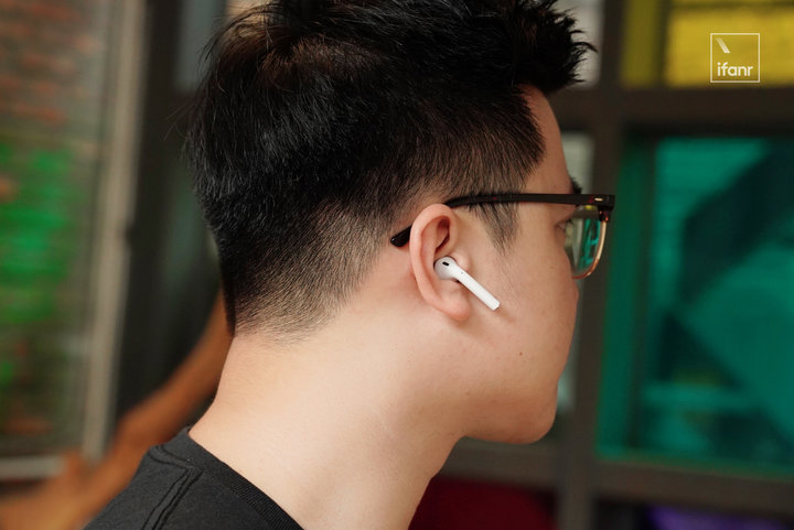 新 AirPods 评测：我戴了 24 小时，体验到这 6 大变化丨模范评测