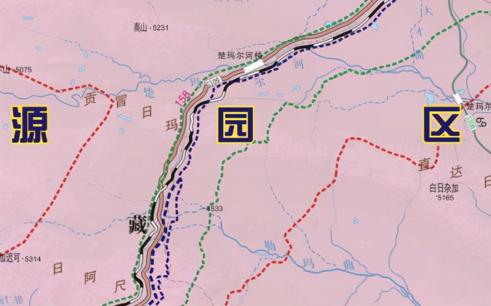 青藏高原可可西里地区再现巨大垃圾带 紧邻公路臭气熏天