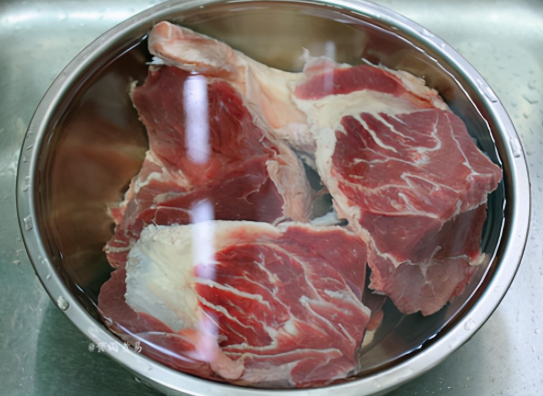 圖片[4]-做醬牛肉 只需4種調料 牢記關鍵3步 牛肉醬香紅潤 酥爛不塞牙-起舞食譜網