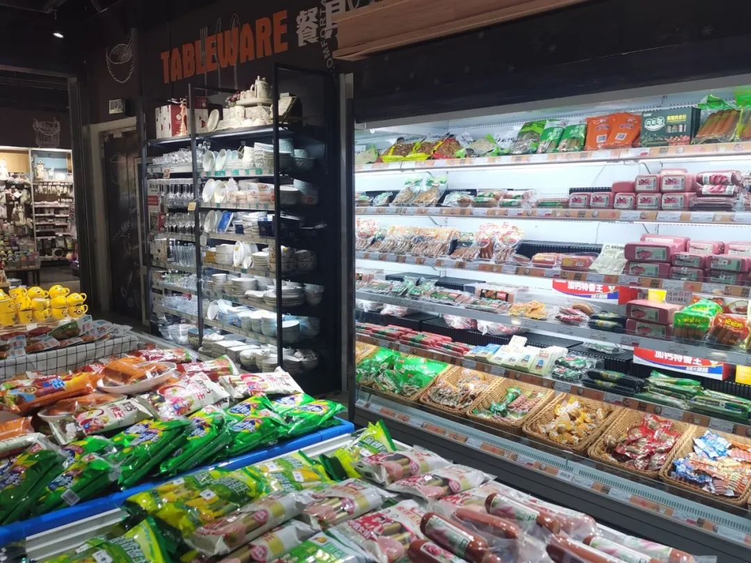 猪肉、水产、水果销量下滑，超市的“至暗时刻”？