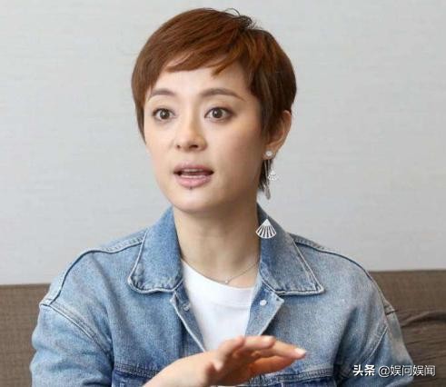 孙俪同父异母妹妹晒自拍，容貌秀丽清新，跟着孙俪进圈事业向好