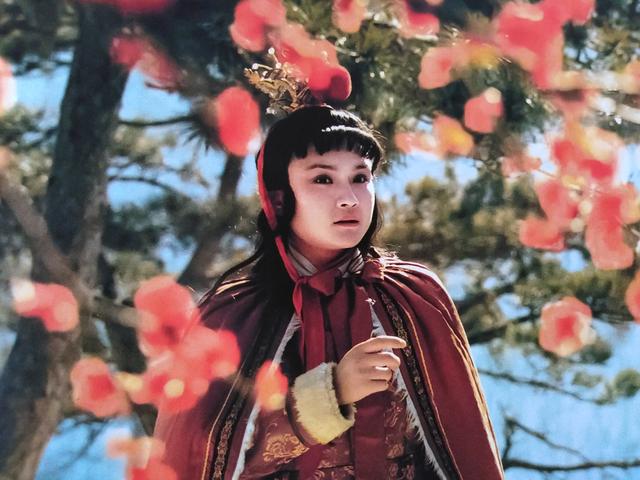 刘姥姥喝过的茶杯，妙玉为何嫌脏？宝玉：她没有嫌贫爱富