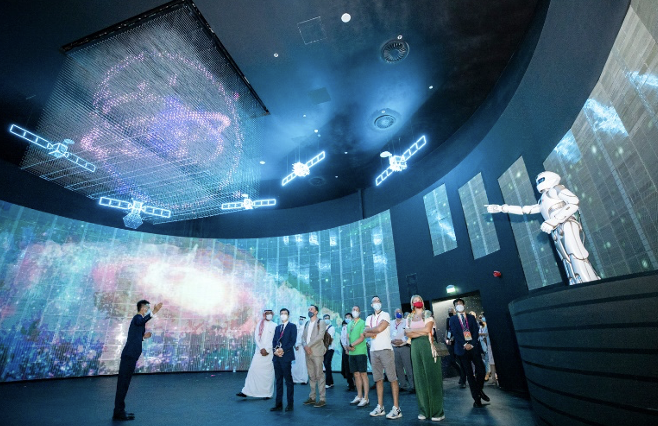 用AI点亮“华夏之光”优必选机器人正式亮相迪拜世博会中国馆