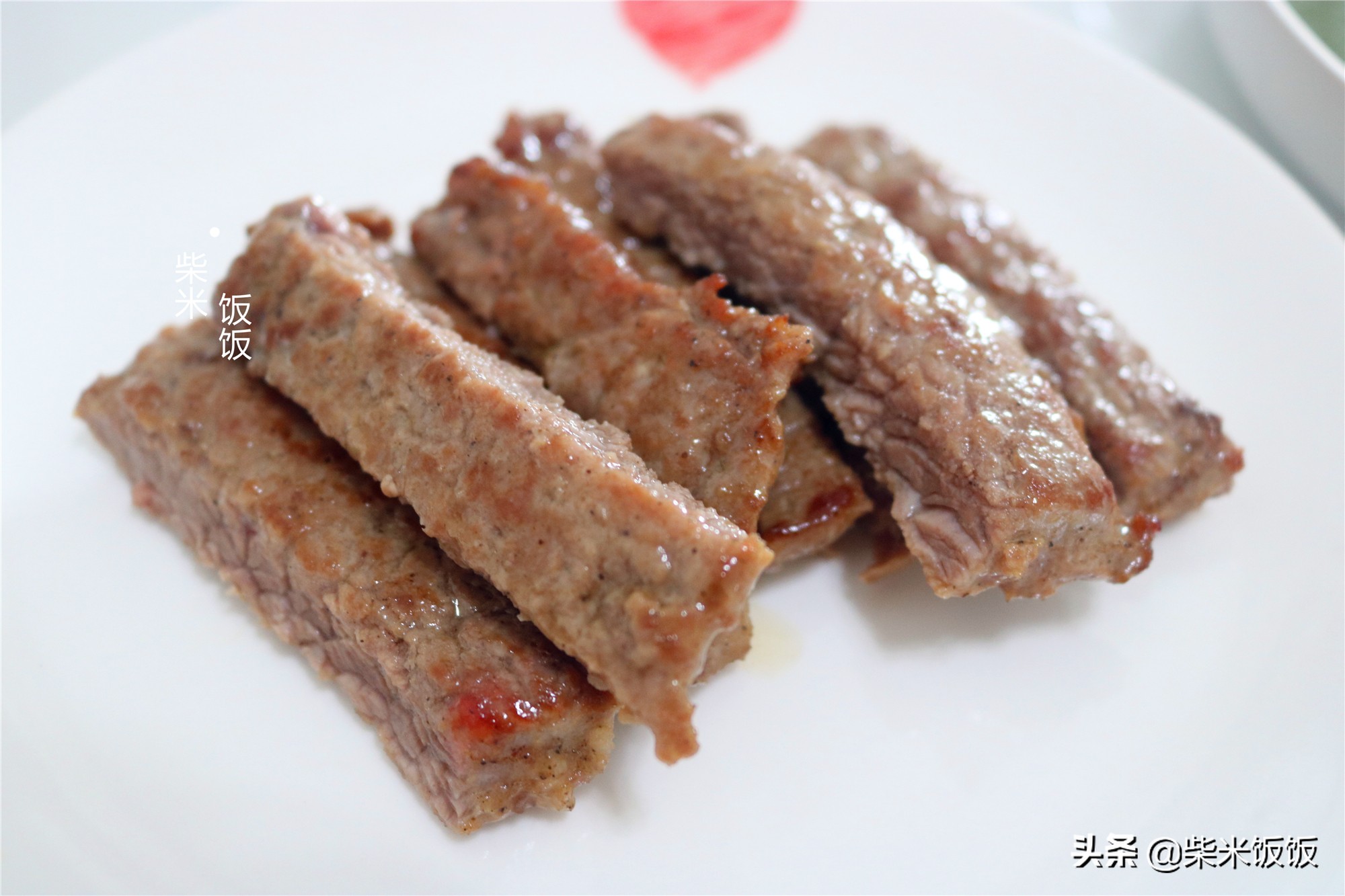 买80元牛肉，做了10块牛排，软嫩又多汁，真材实料放心吃