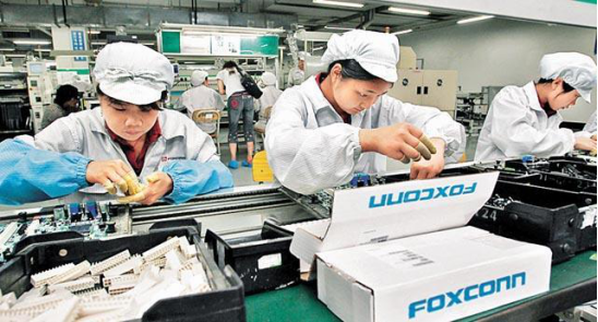 郭台铭始料未及，苹果抛弃富士康，转移400万订