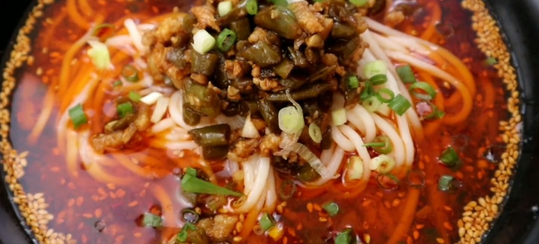 爱吃面条的要收藏了，2分钟教你地道川味小面，再也不用去饭店了