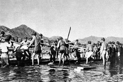 那一年，共和国面临最严重的军事威胁，两个将