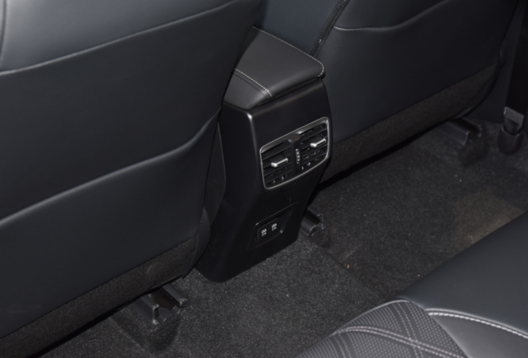 合资A+级轿车导购：选刚上市的亚洲狮还是老牌车型速腾？