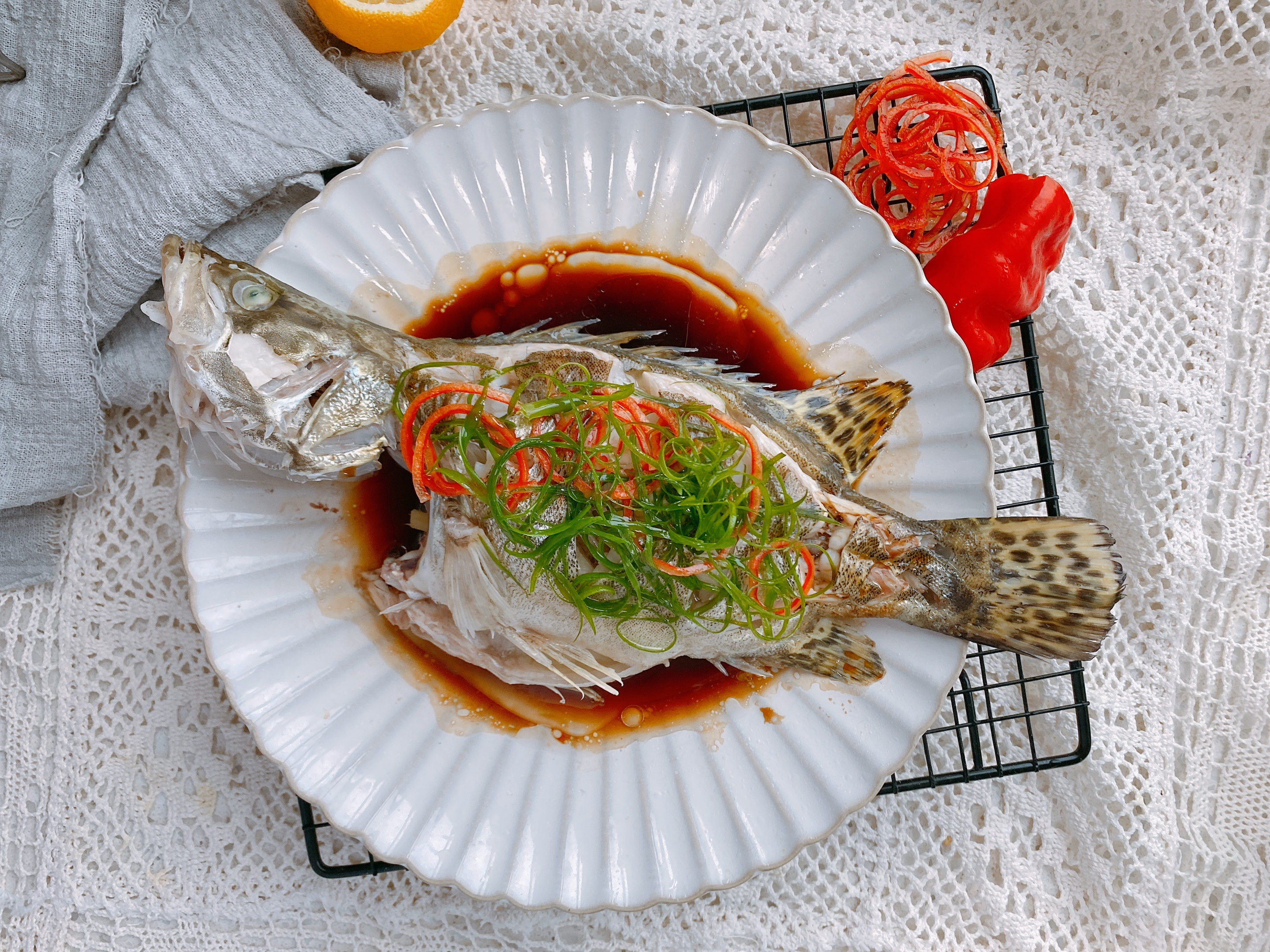 清蒸魚看似簡單，卻有不少技巧，3個要點1次掌握，魚肉鮮嫩不腥