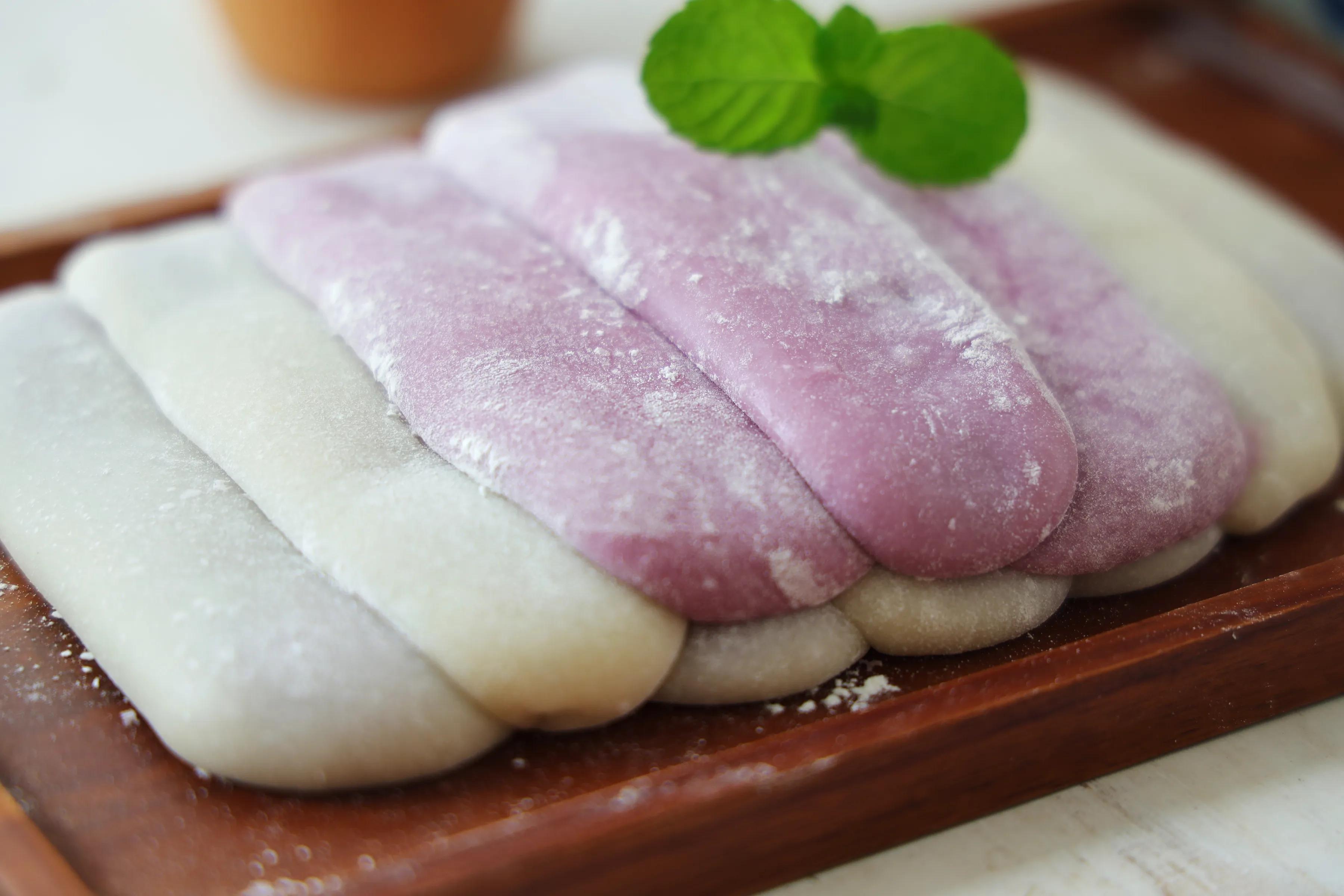 糯唧唧的芋泥凉糕，软糯香甜，咬一口还爆浆，太适合夏天了