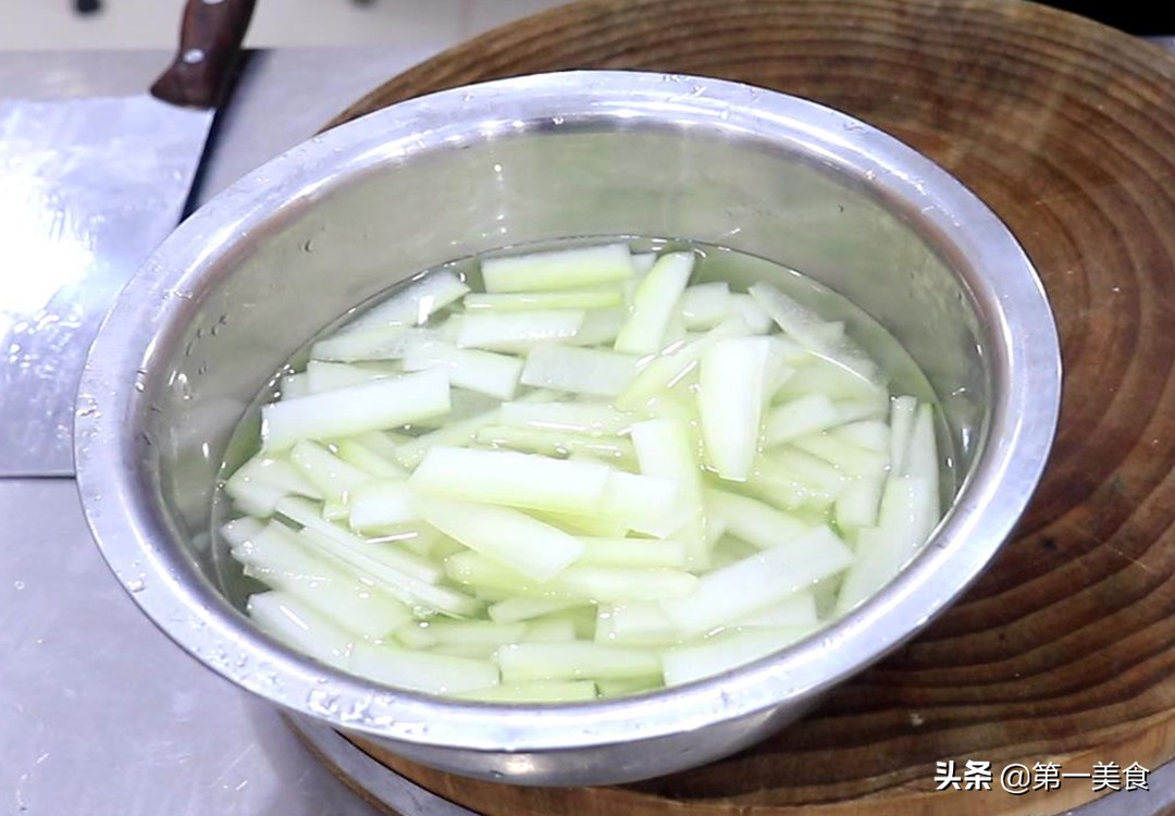 图片[2]-【虾米炒冬瓜】做法步骤图 鲜香入味 做一盘不够吃-起舞食谱网