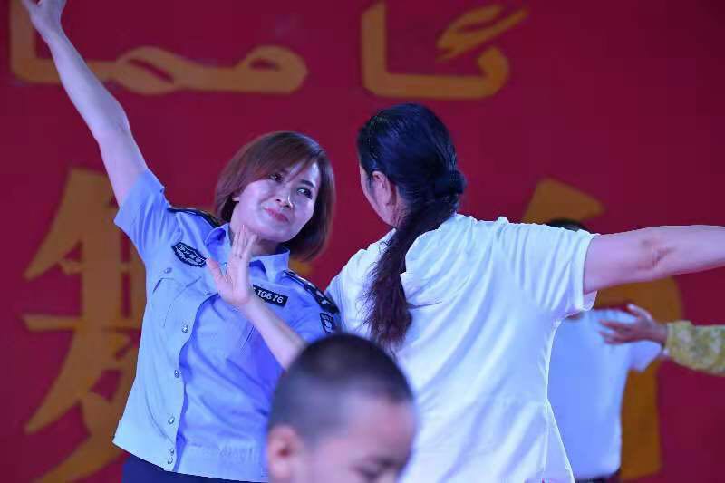 欢声笑语！警民共建无毒乡镇