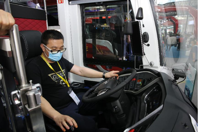 精準助力行業轉型！蘇州金龍精品客車亮相2021北京國際道路運輸展
