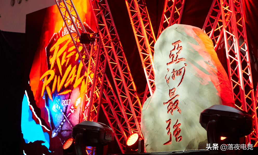 LPL百大经典战役：OMG战队50血翻盘，RW扮演救世主