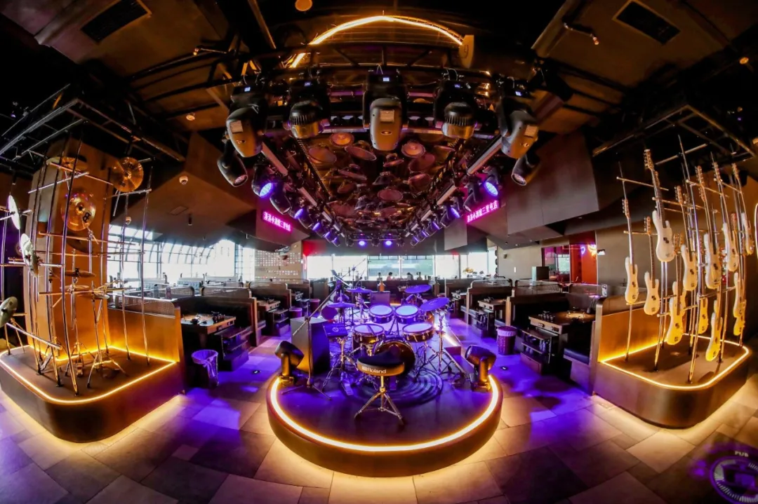 一个60后打工人走了，这家火锅店竟暴跌20个亿