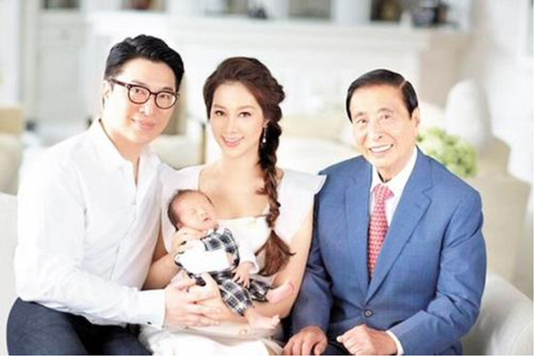 豪门生娃太疯狂，徐子淇生4子奖励10亿，郭晶晶的奖励让人羡慕