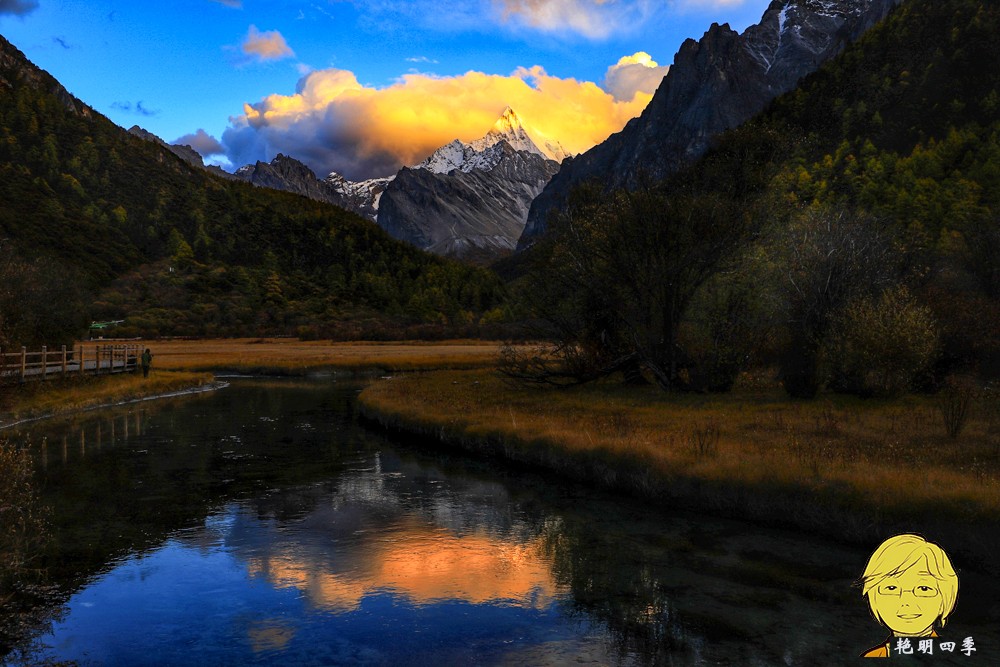 The golden autumn is here again, if you want to go to Aden, Daocheng, you should set off