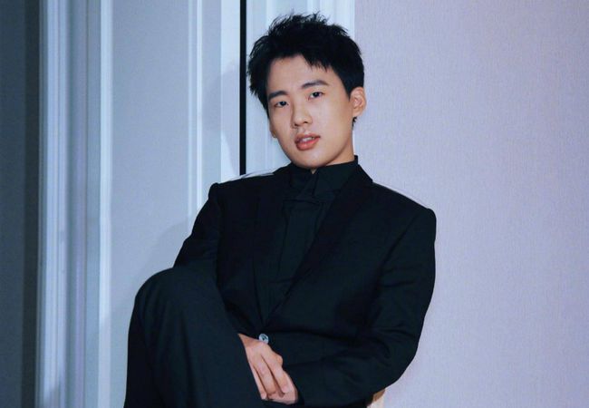 郭麒麟谈择偶标准，接受大10岁但要不听相声？德云女孩不淡定了