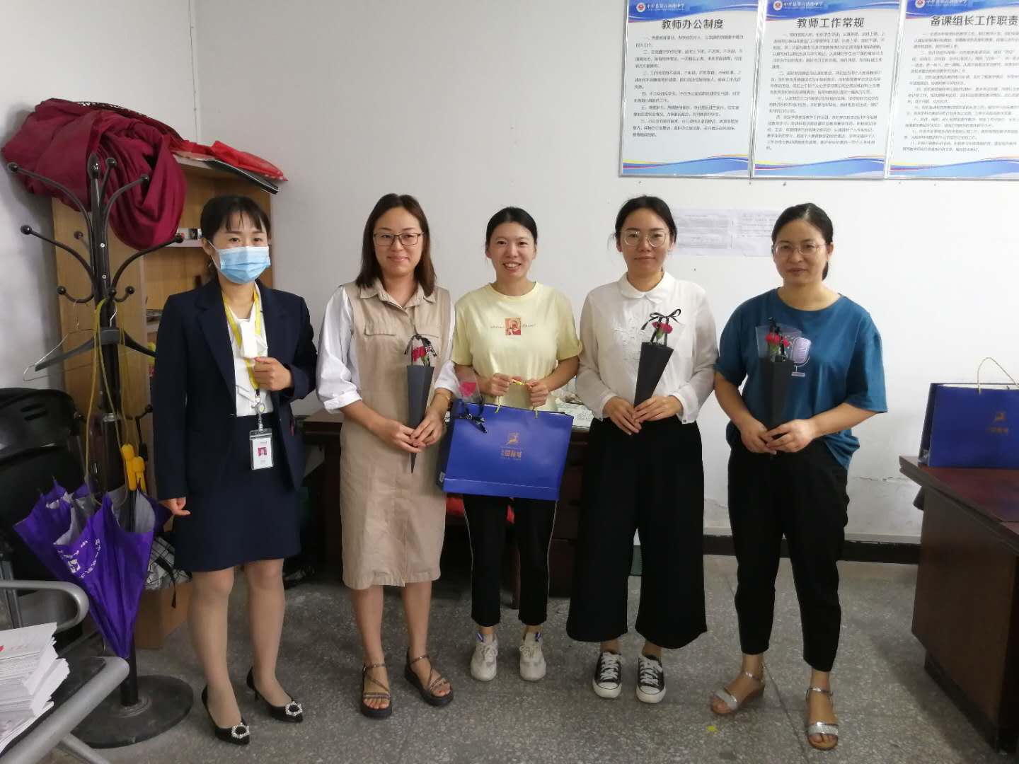 中牟县第六初级中学：老师，您辛苦了