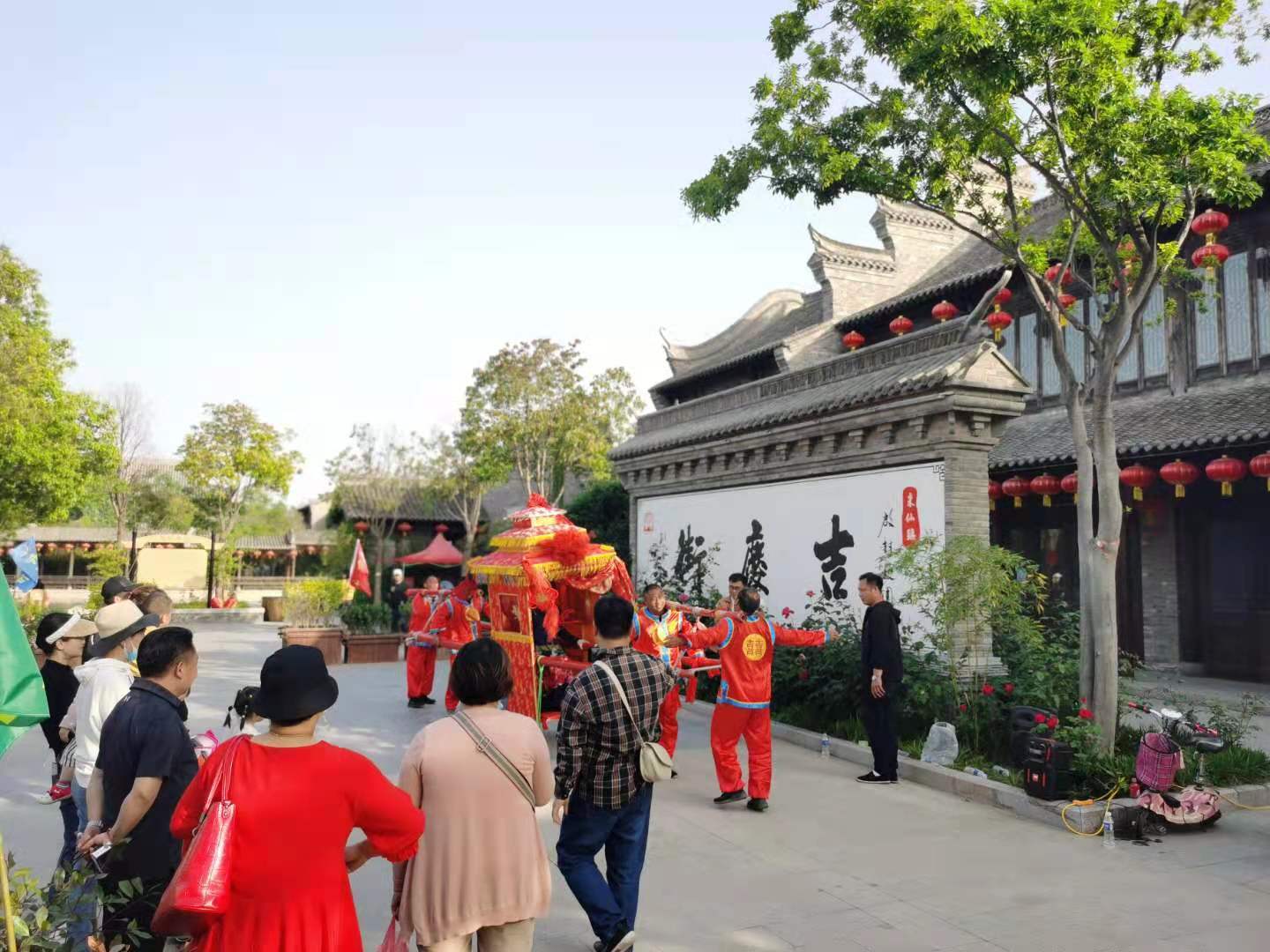 两天假期哪里玩？启封故园嗨翻天