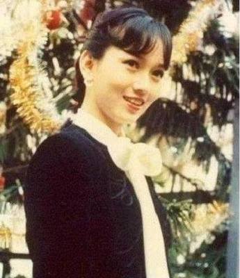 女神赵雅芝，远没你想象的那样单纯，三段情史无缝衔接，她凭什么