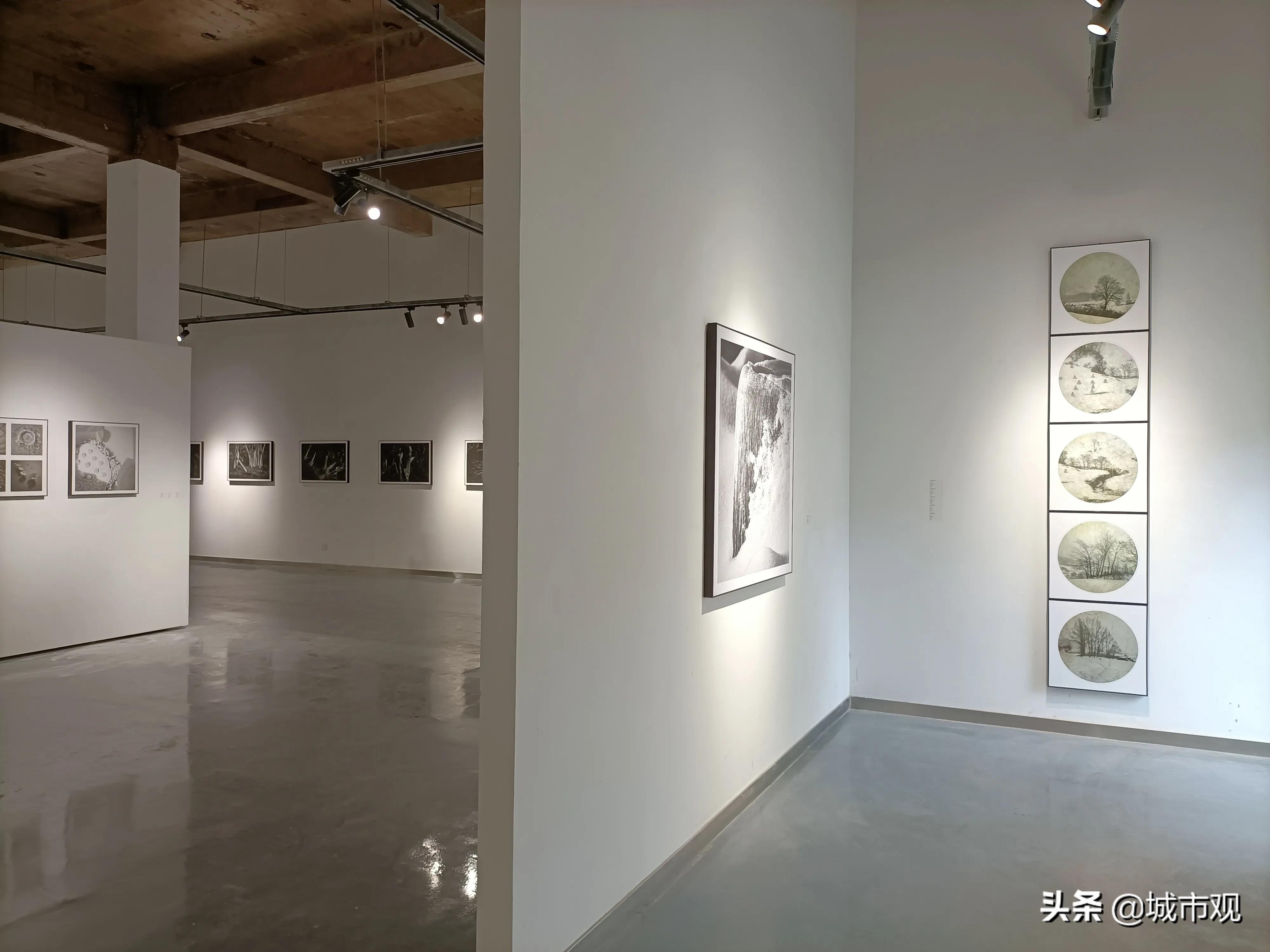 大展黔图《一轮·素念禅心》黄驿伦摄影作品在贵州师大美术馆展出