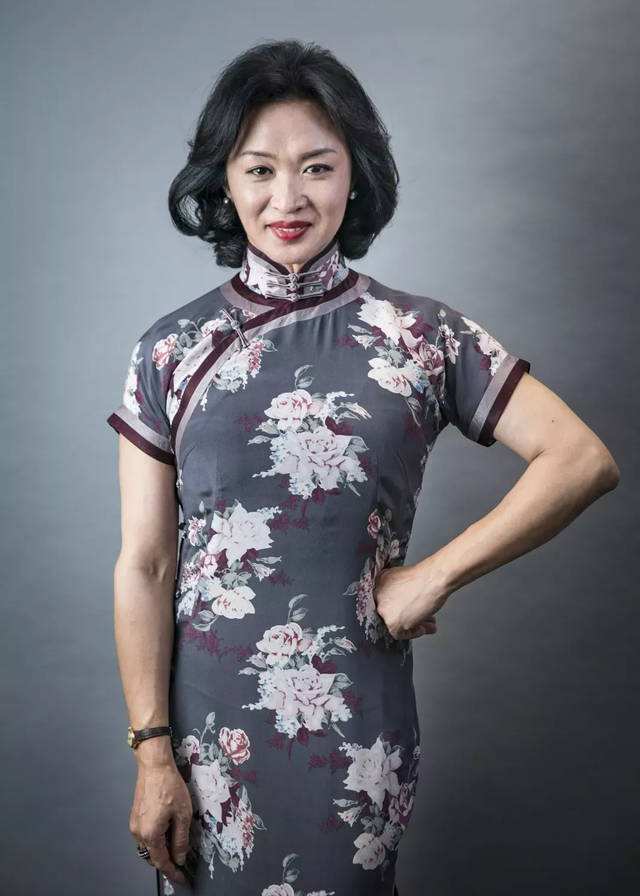 金星传奇的一生：年少成名大陆首位变性人，转