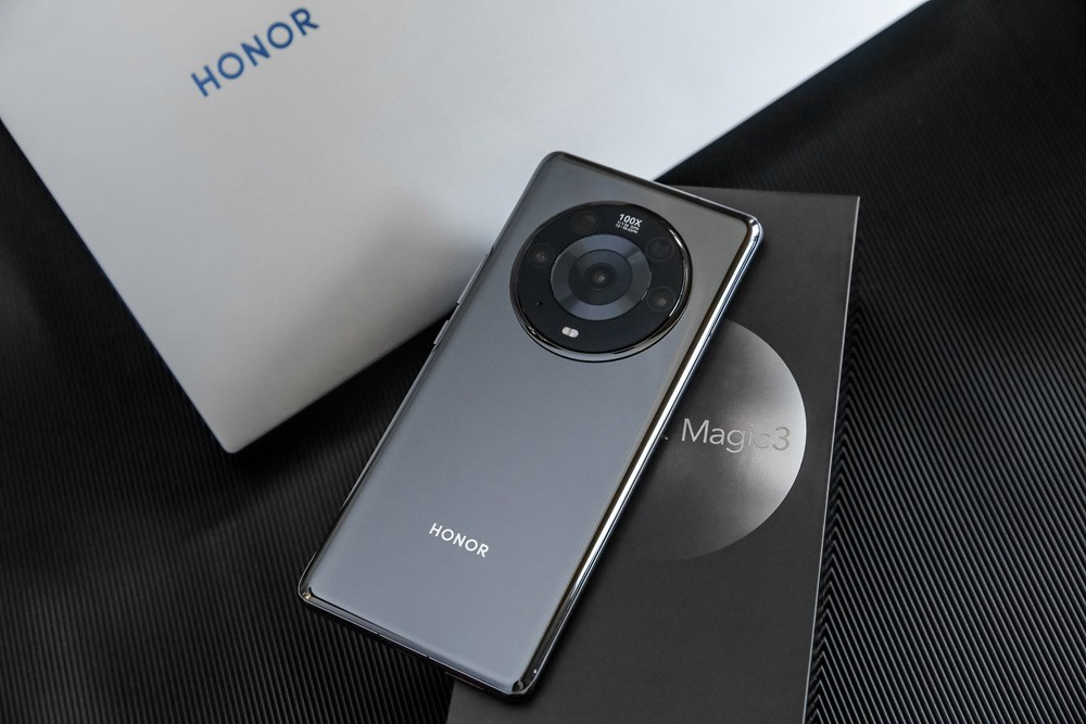 iPhone13即将发布却惨遭截胡，荣耀Magic3系列升级影像精准狙击
