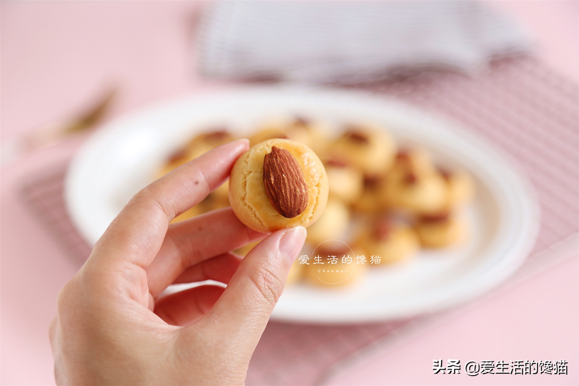 治愈系下午茶：杏仁奶酥，一口一个，香酥掉渣，吃了还想吃