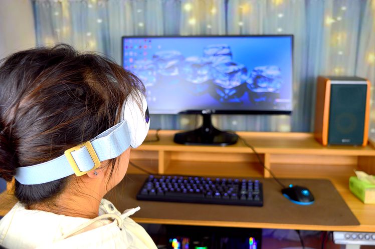 每天看屏幕、视力下降快，送给女神倍轻松iSeeH护眼仪